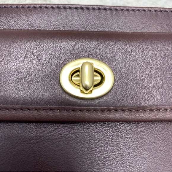 Vintage Coach mahogany turn lock wallet/wristlet - Picture 10 of 11